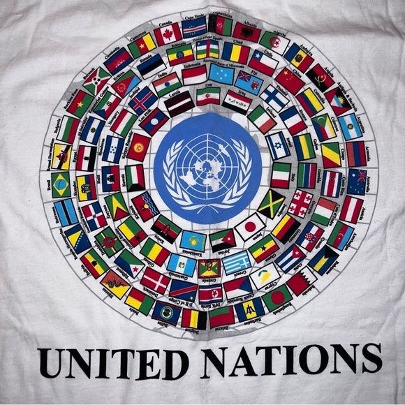 Nwot International UN T shirt great anytime, especially now during World 🌎 Cup - Picture 2 of 4